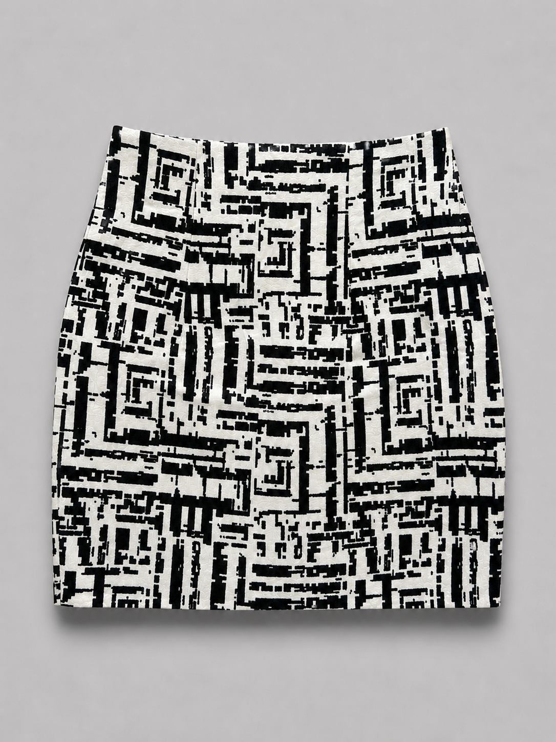 Abstract print skirt b/w