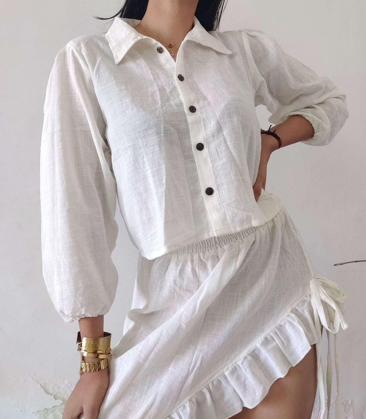 White linen puff sleeve shirt
