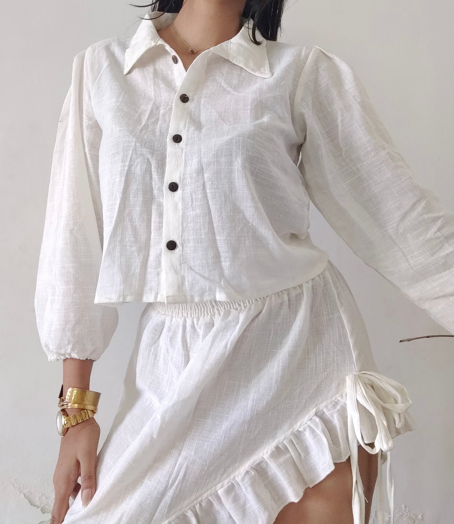 White linen puff sleeve shirt
